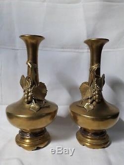 19 th Vietnamese Chinese large gilt bronze incense burner with vases