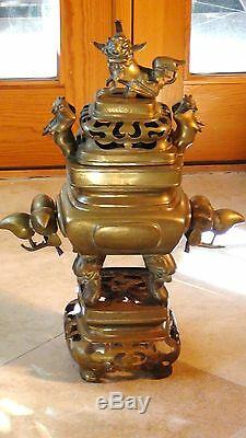 ANTIQUE 19c CHINESE LARGE BRASS FOO-DOG INCENSE BURNER ON STAND, PITCH HANDLES