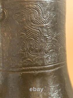 A LARGE CHINESE ARCHAISTIC BRONZE VASE, SONG DYNASTY 37cm HIGH