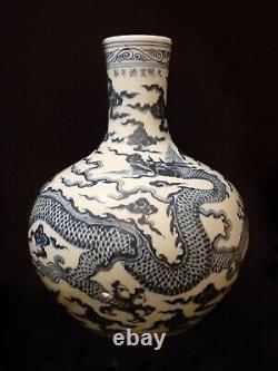 A LARGE CHINESE BOTTLE VASE Xuande Imperial 5 Claw Dragon