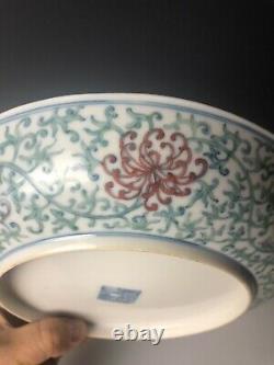 A Large Antique Chinese Dou-Cai flower Porcelain Plate Qian Long Mark 1736-1795