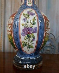 Antique Chinese/Japanese Oriental China Ceramic Blue & Cream Tall Bulbous Lamp