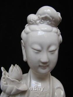 Antique Chinese Porcelain GuanYin Large Statue. 19.75 tall