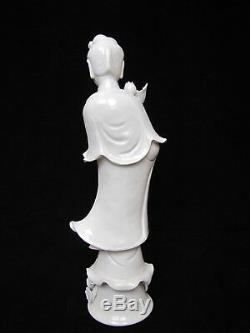 Antique Chinese Porcelain GuanYin Large Statue. 19.75 tall