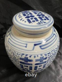 Antique Large 9'' H Chinese Kangxi Blue & white With Lid Ginger Jar Shuangxi