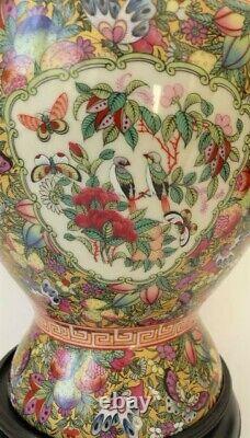 Antique Large Chinese Temple Jar Court Scene 15.5 Tall