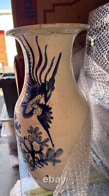 Antique blue and white chinese vase Large