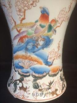 Antique porcelain chinese very large vase. Sealmark and rare model. Beautiful