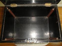 BOX ANTIQUE CHINOISERIE Large c1840 Japanned Black Lacquer BOX 13x8x9