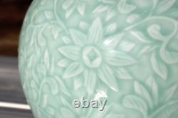 Beautiful Large Chinese Qing Carved Celadon Porcelain Vase Qianlong Mark