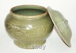 Chinese Ming Longquan Covered Celadon Glaze Molded Leaf Motif Large Bowl (ZaG)
