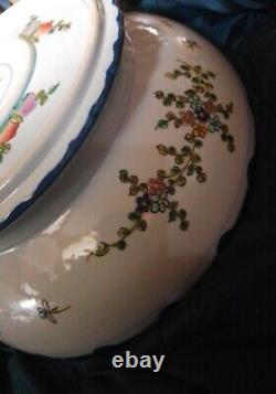 Chinese Porcelain Koi Large Bowl Kangxi Marks