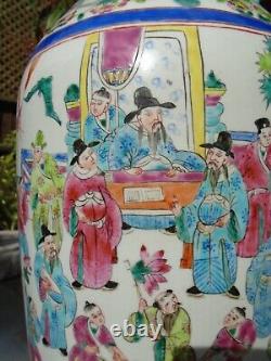 Chinese Very large Famille verte hand painted vase wonderful colours signed