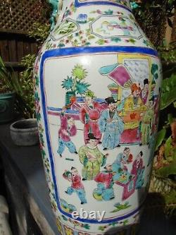 Chinese Very large Famille verte hand painted vase wonderful colours signed