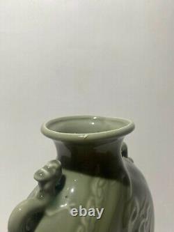 Large Celadon Moonflask porcelain vase urn Longquan fine green dragon