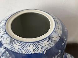 Large Chinese Blue and White Lidded Baluster Vase With Lid 33cm