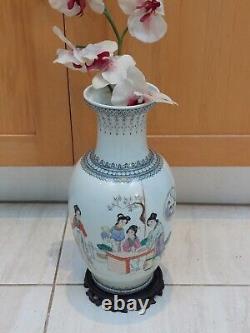 Large Chinese'Ladies' vase