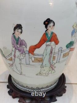 Large Chinese'Ladies' vase