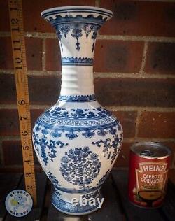 Large Chinese Porcelain Blue White Decorative Vase Approx 13 Inches Tall