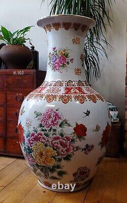 Large Chinese Vase Exotic flowers and butterfly's JINGDEZHEN Ceramics