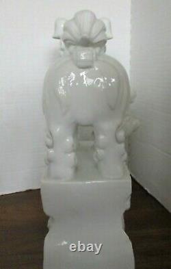 Large Chinese White Glazed Porcelain 12.5 Foo Dog Lion withPuppy Figurine Statue