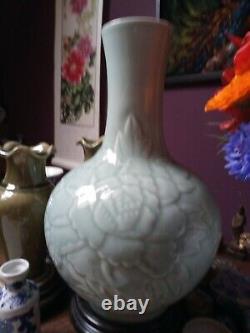 Large Chinese celadon large vase signed