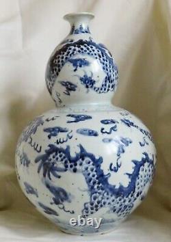 Large Heavy Antique Chinese Blue & White Hand Painted Gourd Porcelain Vase