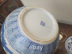 Large Vintage Chinese Blue & White Ginger Jar & Cover, Squat shape Landscape Flo