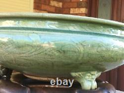 Large antique Chinese Longquan celadon censer, Ming dynasty, 15th century