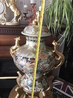 Large antique chinese vases And Wooden Display 64 Cm Including Stand