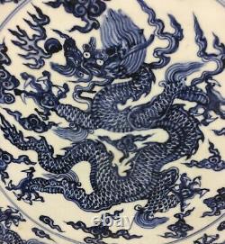 Large blue and white plate. Yongle Mark