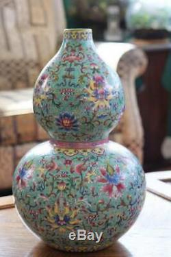Large late 19th Century Daoguang Chinese Famille Rose Turquoise Vase