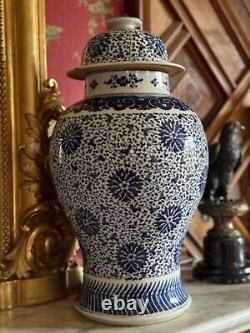 Large pair of antique Chinese blue and white porcelain Qing dynasty jars vases