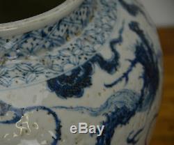 Old Large Chinese Ming Style Blue and White Dragon Porcelain Pot