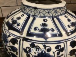 PR EARLY 20th CENTURY LARGE BLUE & WHITE ORIENTAL GINGER JARS