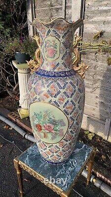 Stunning Vintage Very Large Chinese Oriental Decorative Vase (C1)