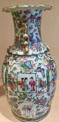 16,5 Vase en porcelaine chinoise ancienne de haute qualité et détaillé, Famille Rose