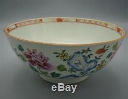 19 C Antique Chinese Fine Grande Famille Rose Bowl Avec La Conception Florale