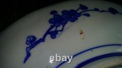 20ème Siècle Chinois Bleu Et Blanc Peint À La Main Gros Chargeur