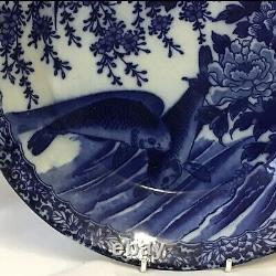 Ancien grand plat chinois aux carpes Koi bleues et blanches