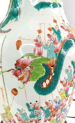Antique Chinois Famille Verte Fam Rose Vase En Porcelaine Grande Lampe Figural