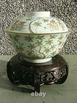 Antique Chinois Grand Lidded Bowl Signé