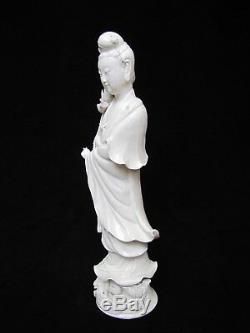 Antique Porcelaine Chinoise Guanyin Grande Statue. 19,75 Grand