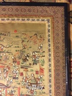 Antique Vieux Grand Panneau Soie Broderie Asiatique Chinois Encadrée Folk Art Figures