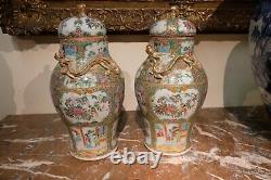 Belle Paire De Grands Vases Antiques Chinois De Médaillon De Rose, 19ème C