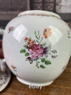 Belle grande théière en porcelaine rose de la famille chinoise Qianlong du XVIIIe siècle
