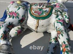 Cheval chinois de la famille Rose, grande pièce rare signée