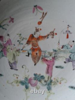 Chine Qing Dynasty 19e Siècle Canton Porcelain Famille Rose Large Plate