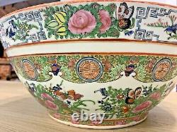 Grand 16 Chinois Rose Medallion Butterfly Punch Bowl Antique Export Porcelaine