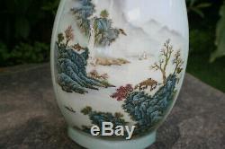 Grand 20 C. Porcelaine Peinte À La Main Chinoise Image Et Écriture Vase Marks